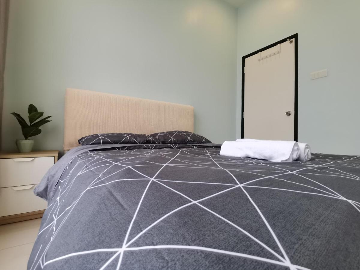 Bukit Indah 6pax Wifi Netflix 3 Bedroom Johor Bahru