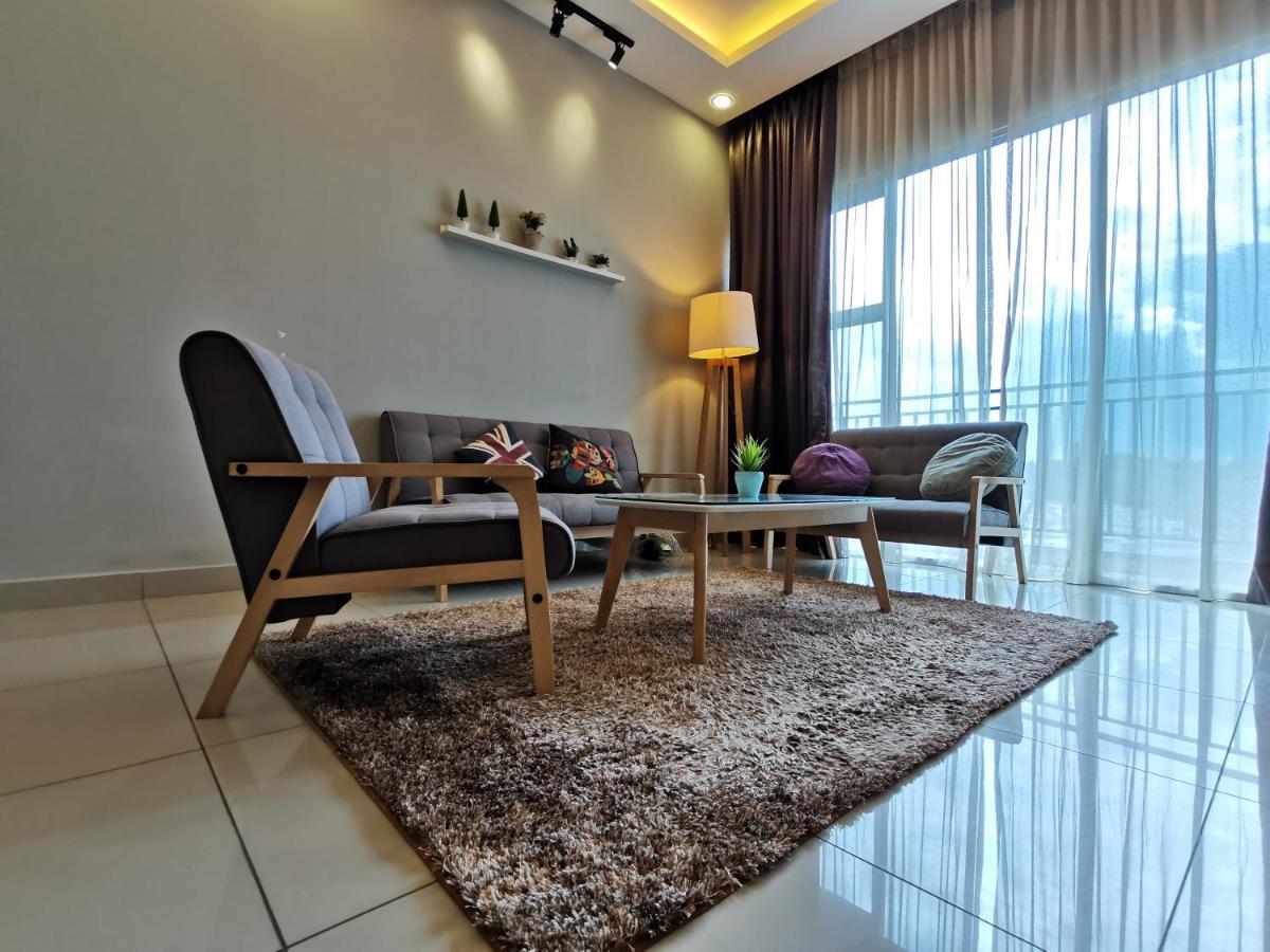 Bukit Indah 6pax Wifi Netflix 3 Bedroom