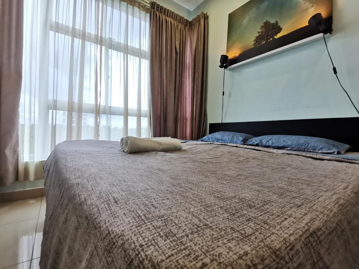 Bukit Indah 6pax Wifi Netflix 3 Bedroom Apartment *