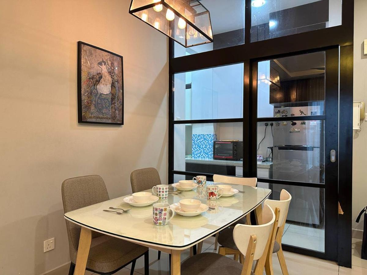 Apartment Bukit Indah 6pax Wifi Netflix 3 Bedroom Johor Bahru