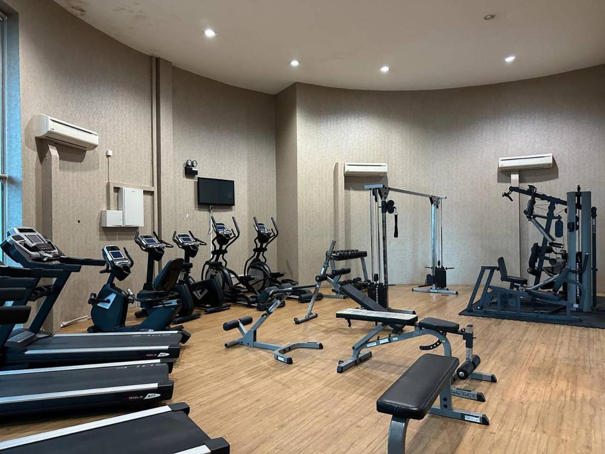 Bukit Indah 6pax Wifi Netflix 3 Bedroom Apartment